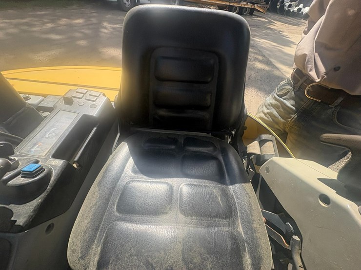 new-holland-e50b-image-59