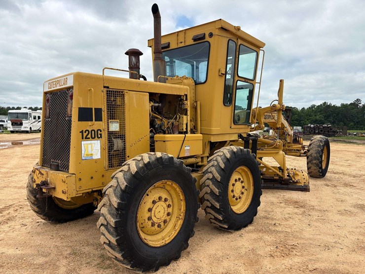 caterpillar-120-image-3