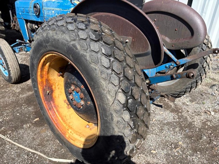 ford-tractor-image-9