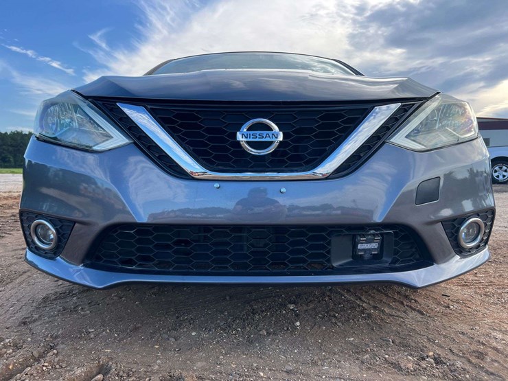 2019-nissan-sentra-sr-image-4