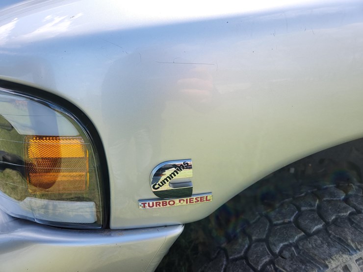 2004-dodge-ram-3500-image-10