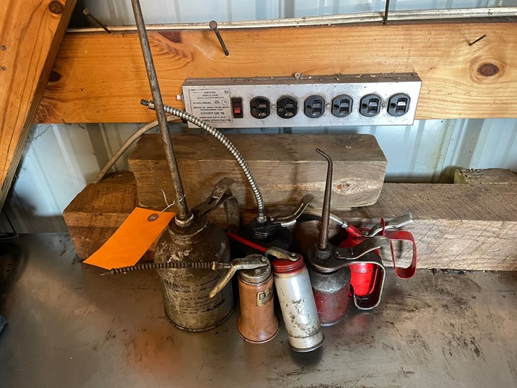 #1860-•-(6)-shop-oil-cans-image-1