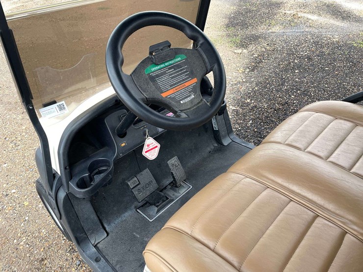 2022-club-car-tempo-2-passenger-48-volt-golf-cart-with-charger-image-8