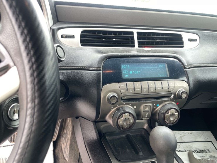 2013-chevrolet-camaro-ls-2-door-coupe-(190,120-miles)-image-13