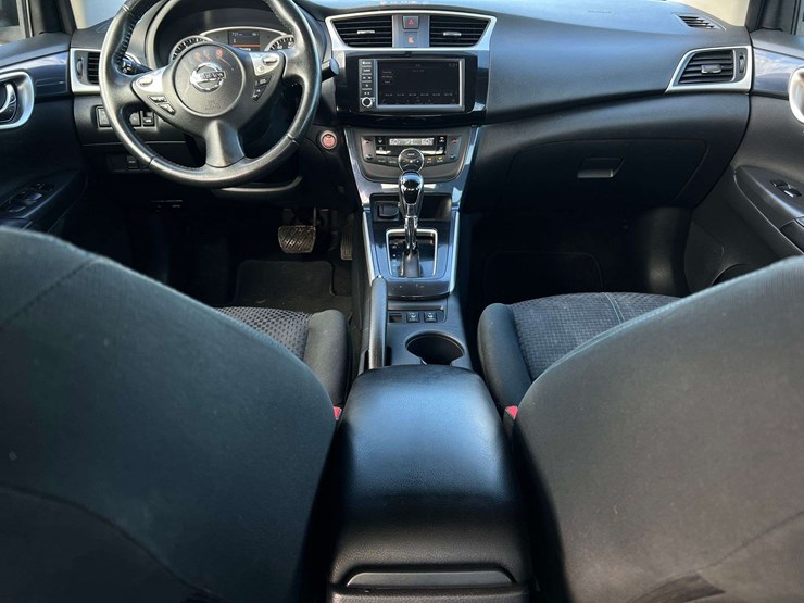 2019-nissan-sentra-sr-image-33