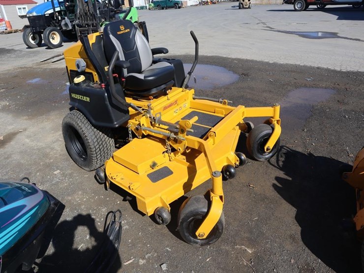 hustler-zt-zero-turn-mower-image-1