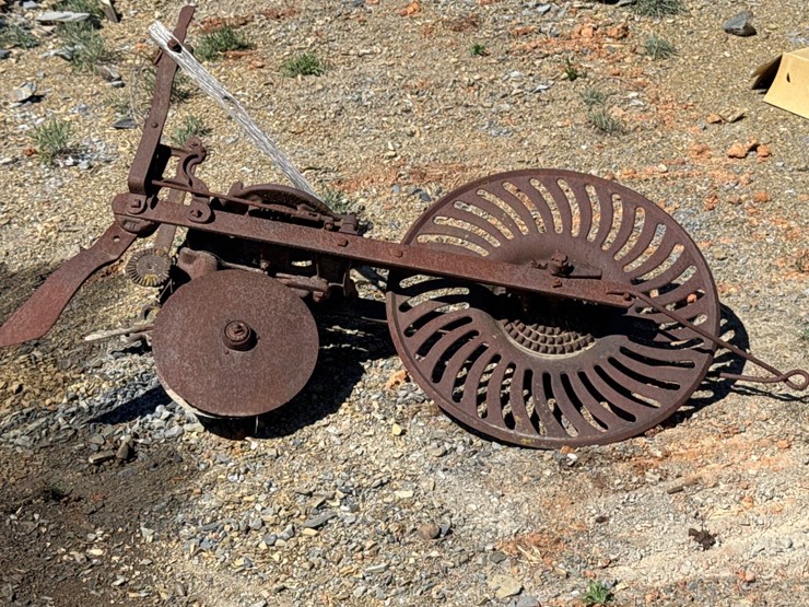 #1012-•-antique-corn-planter-image-1