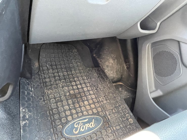2016-ford-transit-image-51
