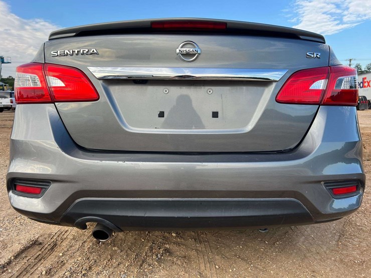 2019-nissan-sentra-sr-image-6