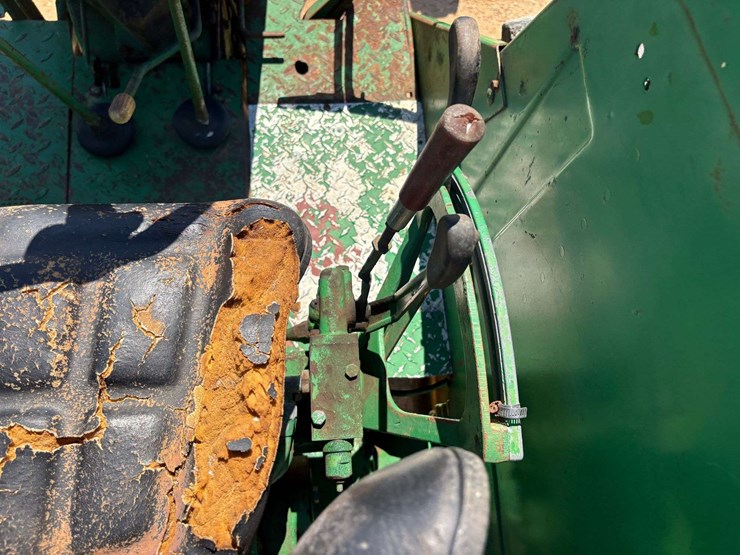 john-deere-3130-image-15