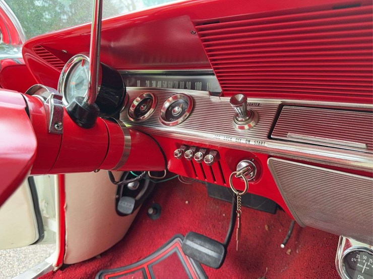 1961-chevrolet-impala-image-24