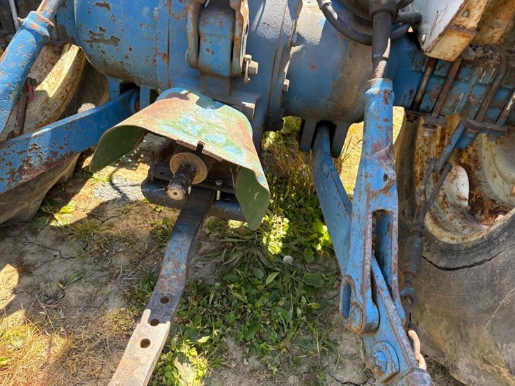ford-4000-image-13