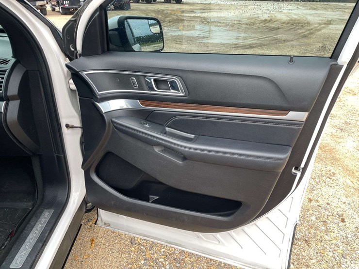 2017-ford-explorer-limited-image-17