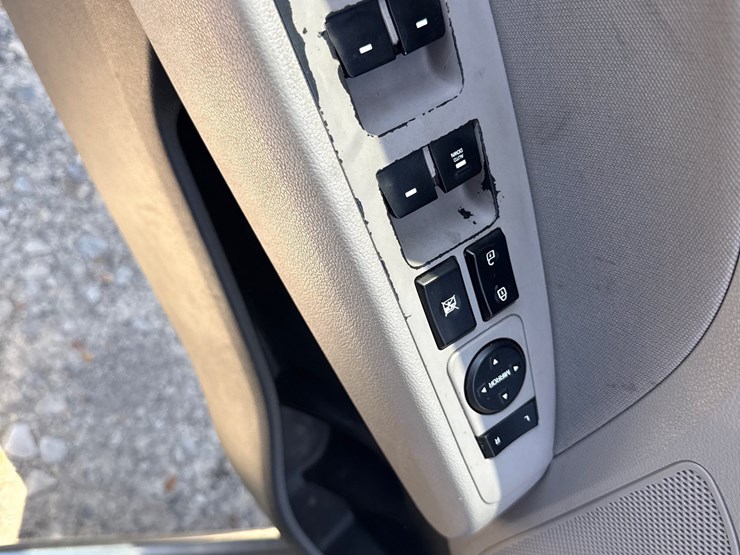 #42717-•-2019-hyundai-elantra-sedan-kmhd84lf4ku743043-inv#-42717-image-24