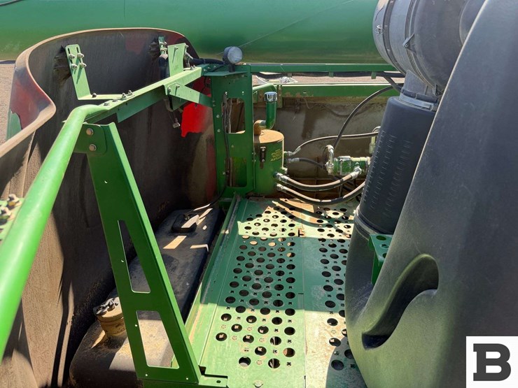 2009-john-deere-9770-sts-image-101