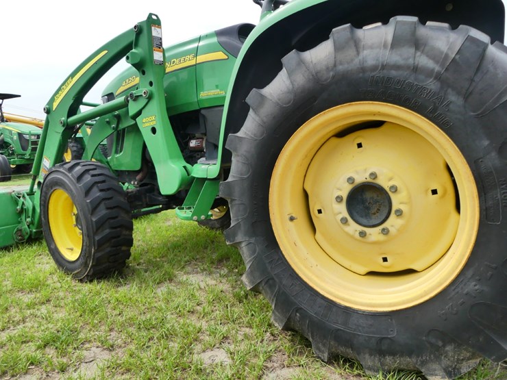 2011-john-deere-4320-image-8