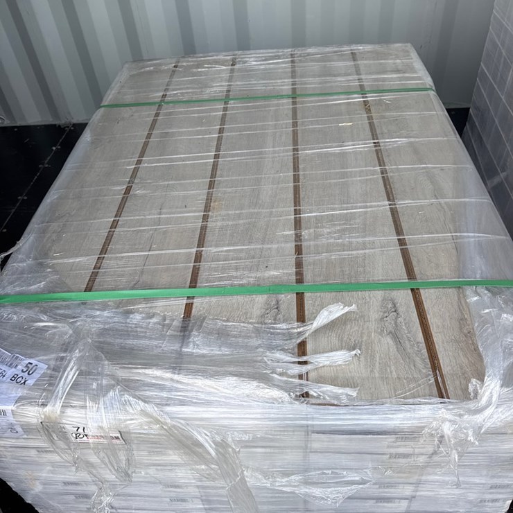 #711 • 35 boxes of new unused flooring 691 ft.² Mohawk. Product is Outlast Graceland Oak