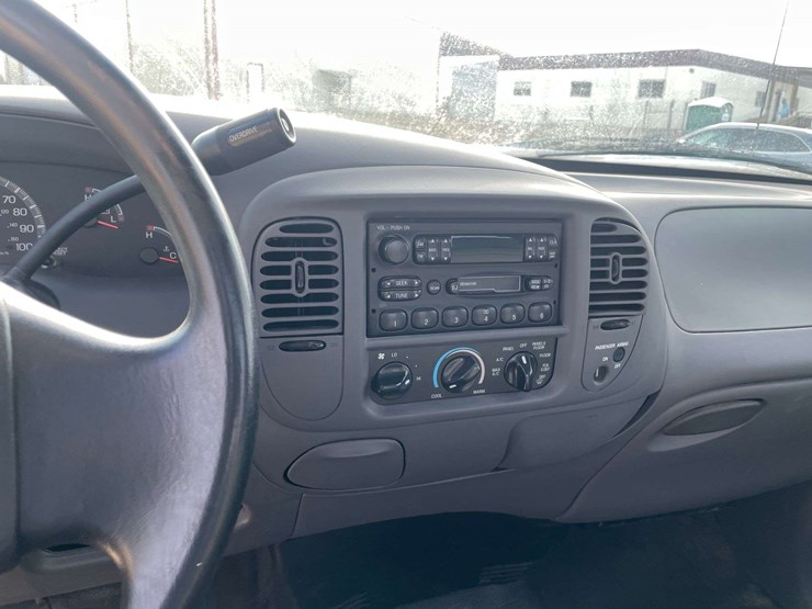 2002-ford-f150-image-13