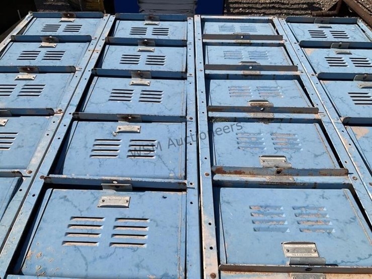 pallet-of-metal-lockers-image-4