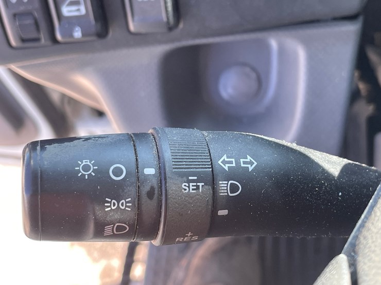 #3278-•-2017-isuzu-n-series-straight-truck-(has-wi-title)-image-60