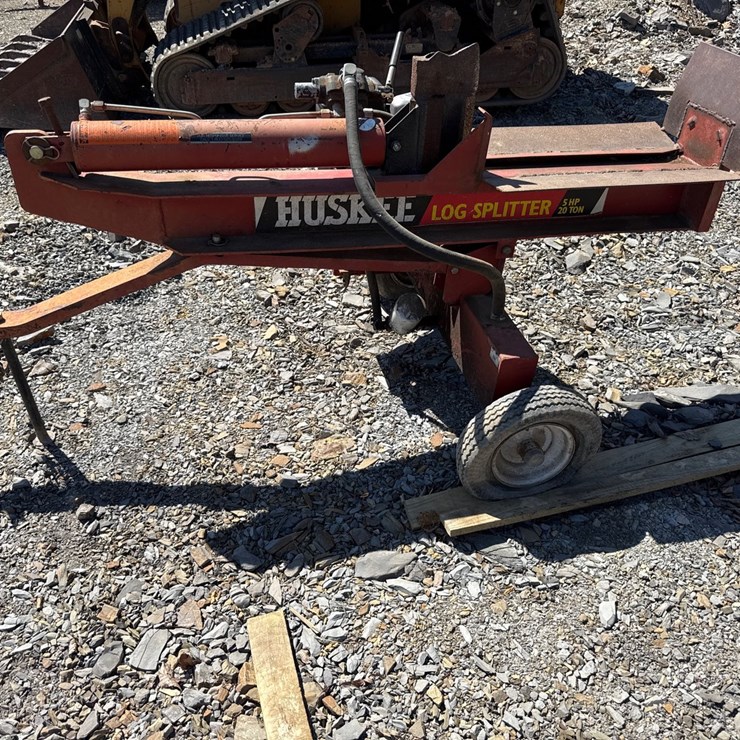 #1019 • Husky 20 ton log splitter