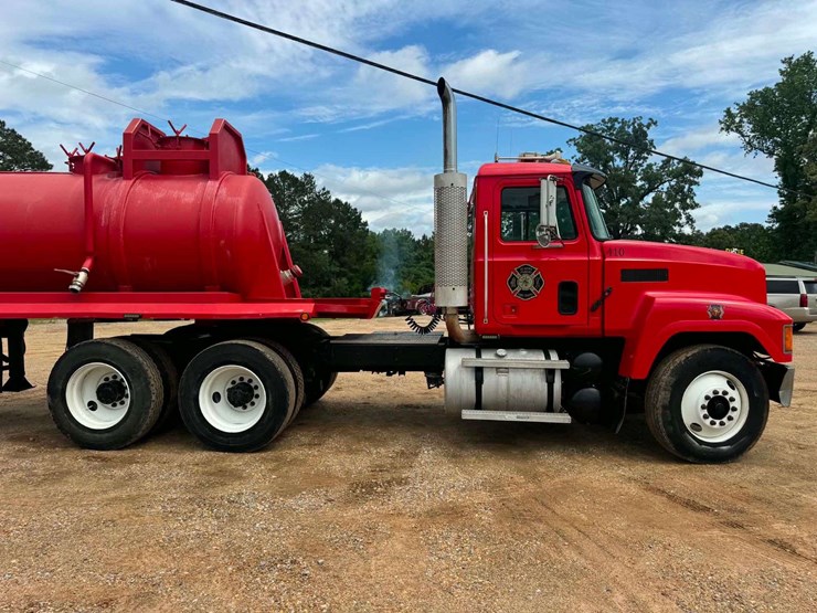 2001-mack-ch613-image-6