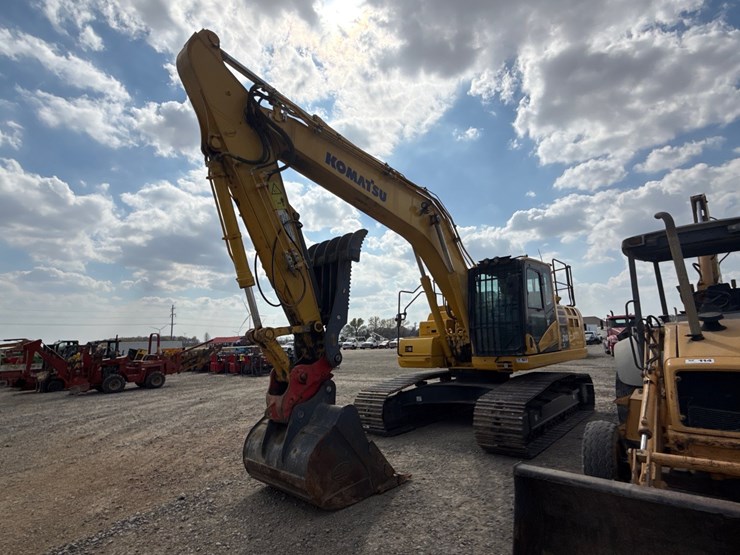 2023-komatsu-pc210-image-1