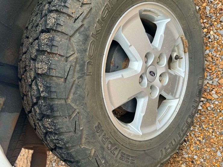 2008-ford-escape-image-12
