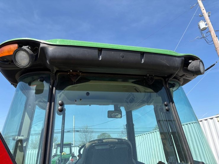 2024-john-deere-5060e-image-17