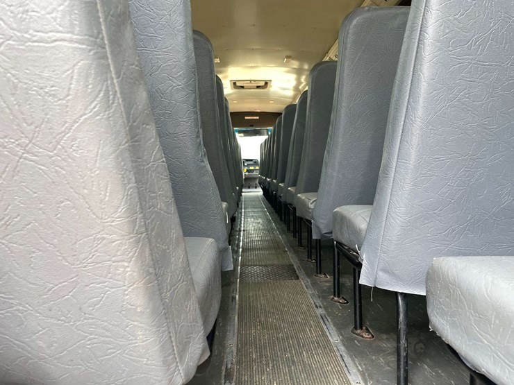 2012-freightliner-b2-image-17