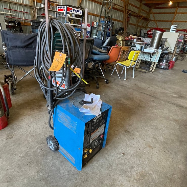 #1814 • Miller Thunderbolt AC/DC Welder