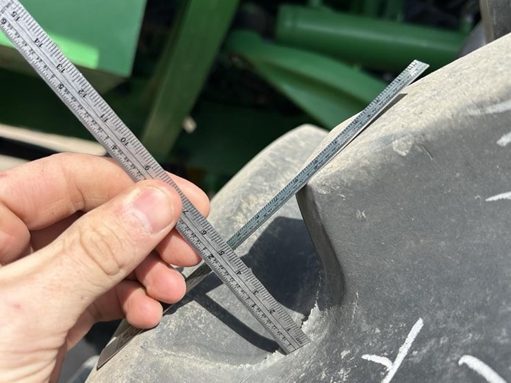 2020-john-deere-r4045-image-17