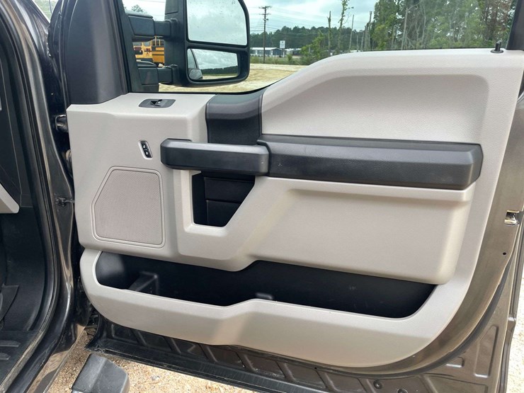 2018-ford-f350-image-18