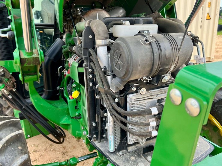 2025-john-deere-5055e-image-30