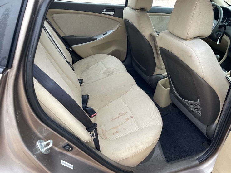 2012-hyundai-accent-4-door-sedan-(155,416-miles)-image-16