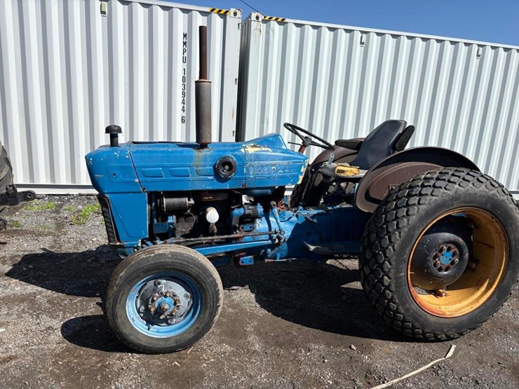 ford-tractor-image-2