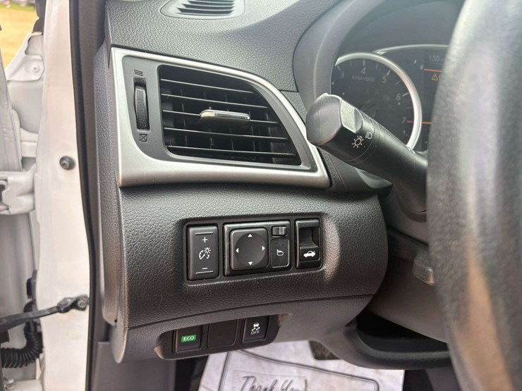 2019-nissan-sentra-sv-4-door-sedan-(150,420-miles)-image-13