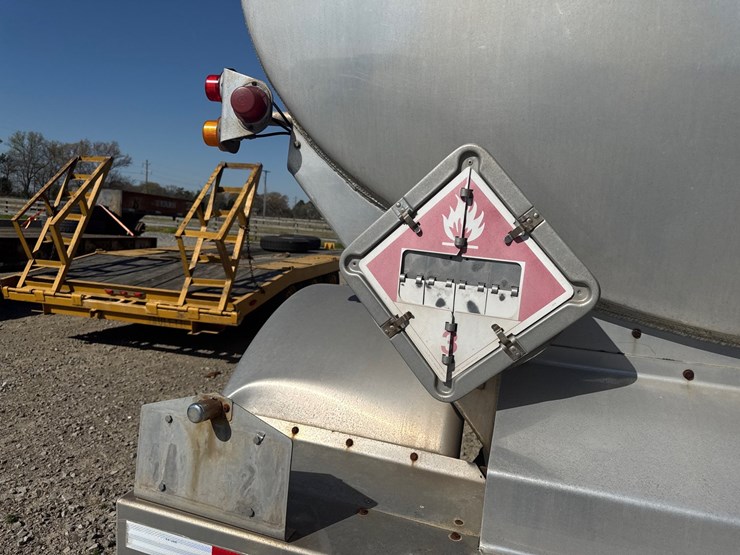 #42730-•-1996-weld-it-s/a-5400gal-fuel-trailer-1w9t23269tl010011-inv#-42730-image-8