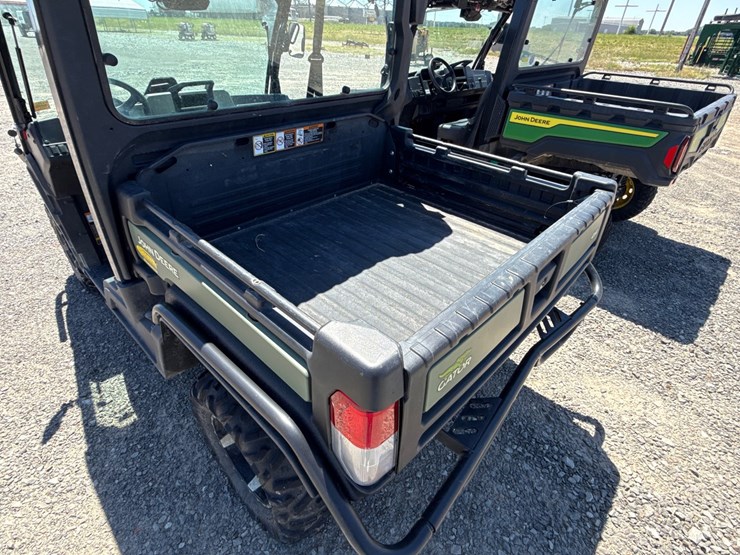 2023-john-deere-gator-image-10