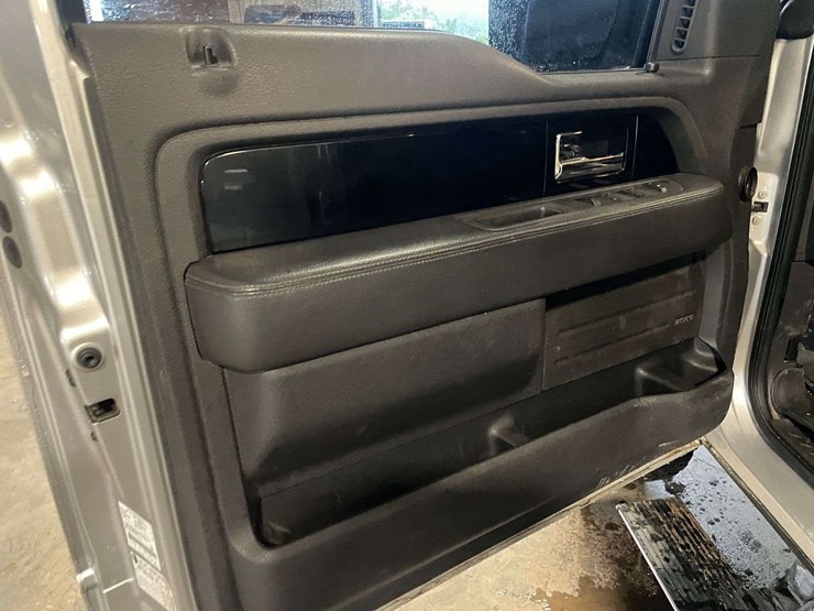 2014-ford-f150-limited-image-9