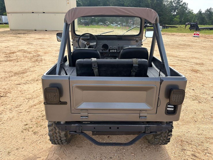 1979-jeep-cj7-2-door-w/-bikini-top-image-7
