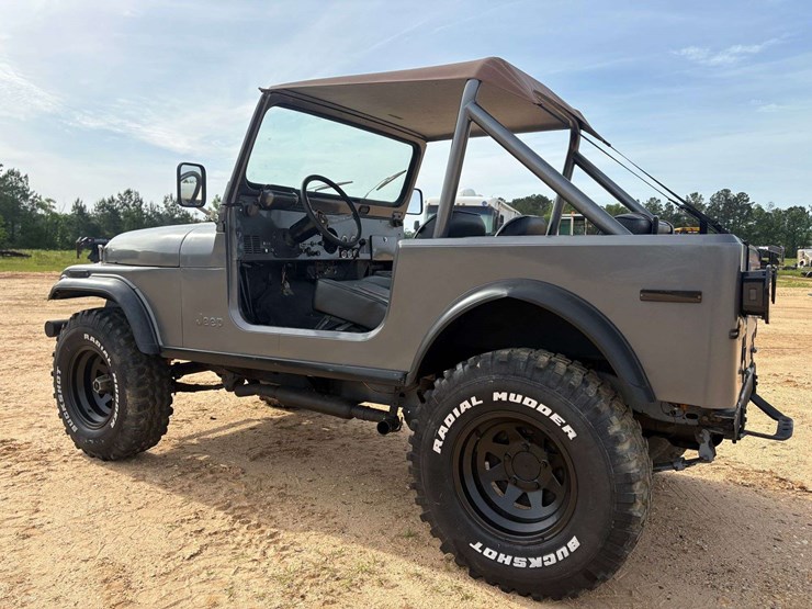 1979-jeep-cj7-2-door-w/-bikini-top-image-3