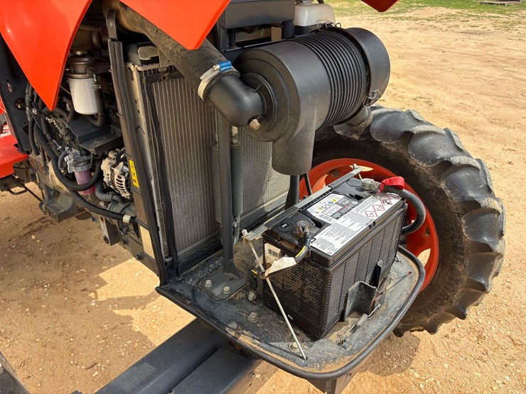 2013-kubota-m7040-image-14