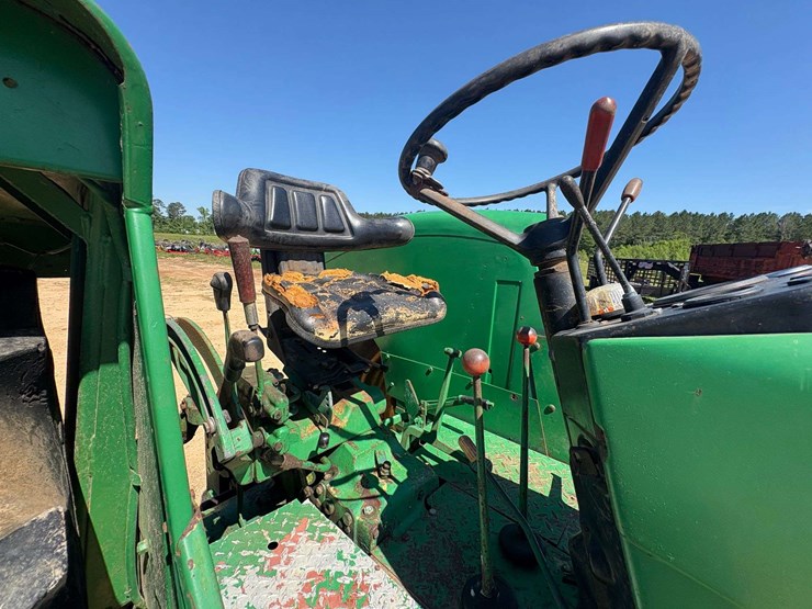 john-deere-3130-image-10