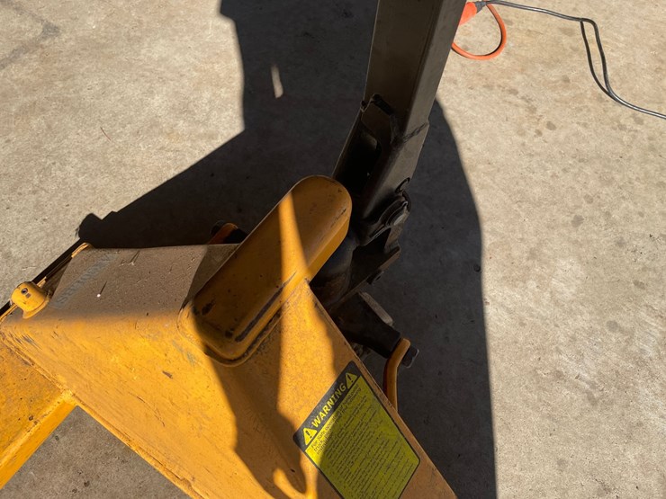 #1816-•-4,400-lbs.-pallet-jack-image-10