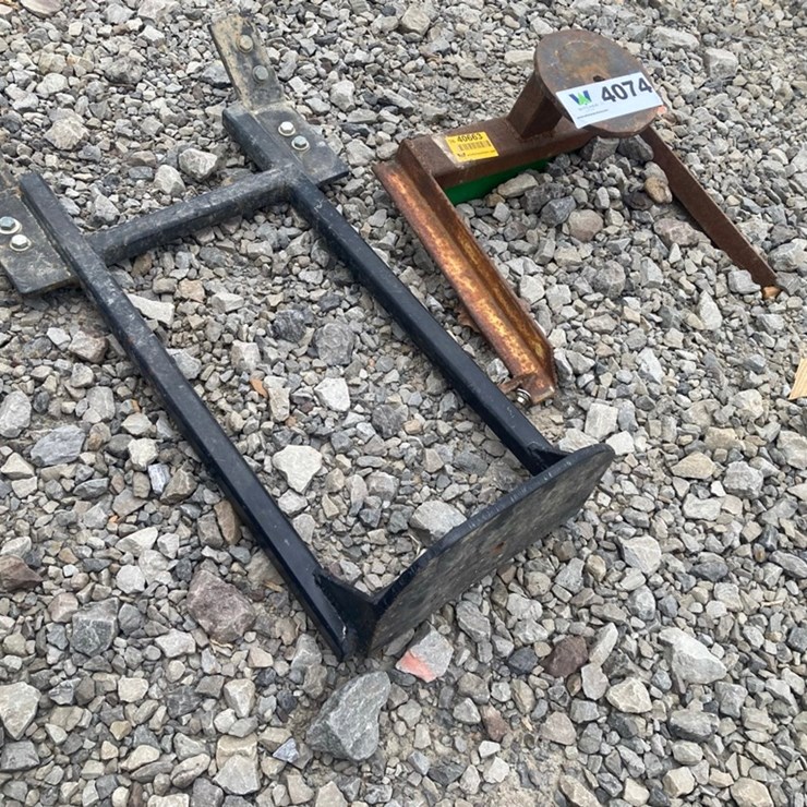 #40663 • Lot of (2) Welding Cable Hangers INV# 40663