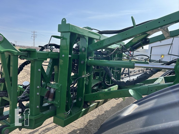 2020-john-deere-r4045-image-125