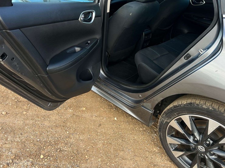 2019-nissan-sentra-sr-image-23