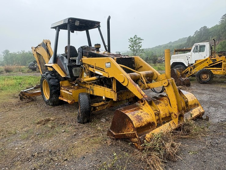caterpillar-416b-image-2