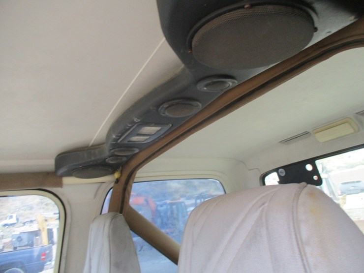 1987-jeep-wrangler-image-13